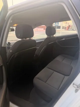 Interior y salpicadero del Audi A3 Sportback 1.6 TDI 105 CV