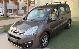 Citroën Berlingo Multispace 1.6 BlueHDi 20 Aniversario marrón en vista frontal tres cuartos