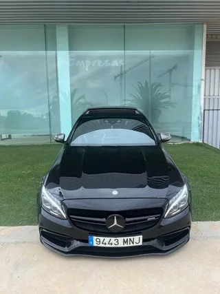Frontal del Mercedes-Benz Clase C C 63 S AMG 510 CV negro