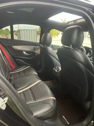 Puesto de conducción del Mercedes-Benz Clase C C 63 S AMG 510 CV