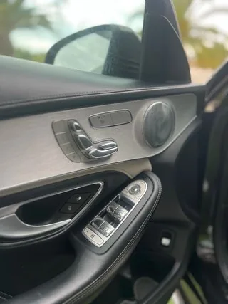 Interior y salpicadero del Mercedes-Benz Clase C C 63 S AMG 510 CV