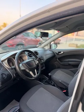 Puesto de conducción del SEAT Ibiza 1.6 TDI 105 CV Style