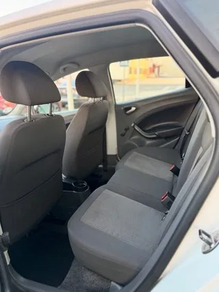 Interior y salpicadero del SEAT Ibiza 1.6 TDI 105 CV Style