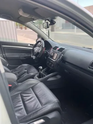 Puesto de conducción del Volkswagen Golf GT 2.0 TDI 170 CV
