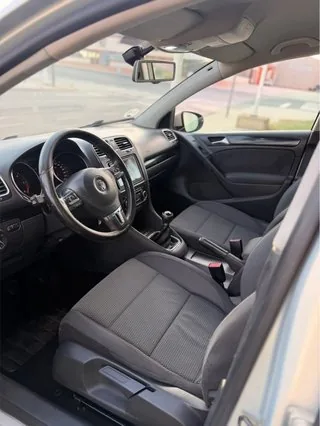 Puesto de conducción del Volkswagen Golf 2.0 TDI 110 CV