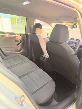 Detalle del interior del Volkswagen Golf 2.0 TDI 110 CV