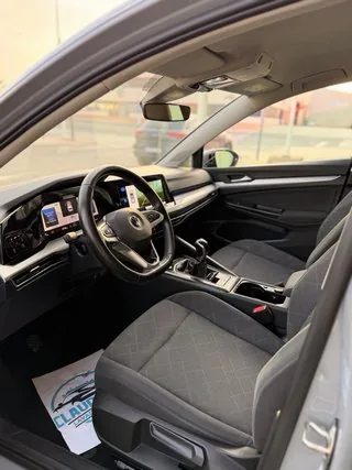 Puesto de conducción del Volkswagen Golf 2.0 TDI 150 CV Life