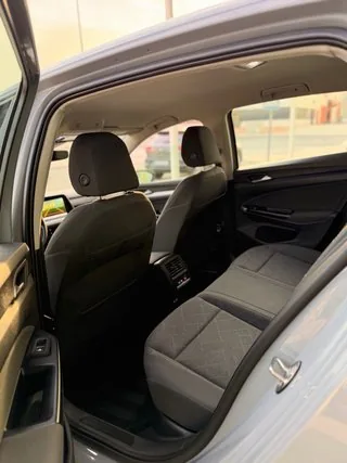 Interior y salpicadero del Volkswagen Golf 2.0 TDI 150 CV Life